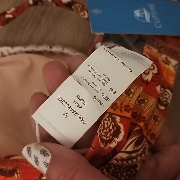 Cupshe Folk Customs Shell Stitch Cheeky Bikini - Top Medium, Bottoms Large - Picture 5 of 12